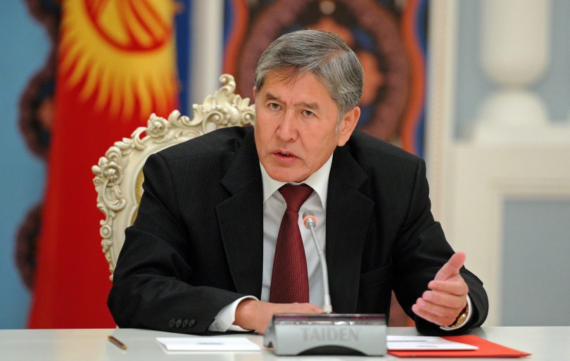 (Кыргызча) Президент маалымат жыйын курат