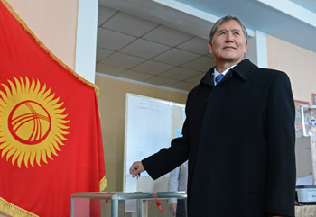 (Кыргызча) Атамбаев: президенттиктен кийин өкмөт башчылык кызматка барбайм