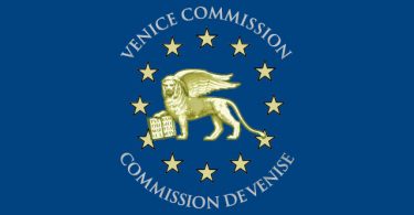 Венецианская комиссия: предлагаемые поправки в Конституцию КР могут негативно повлиять на баланс властей