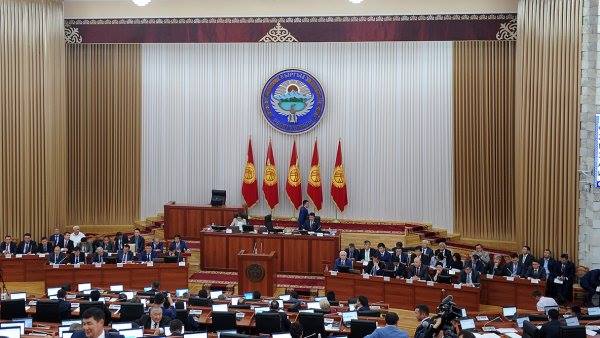 (English) Kyrgyzstan starts collection of signatures against referendum and for dissolution of Parliament