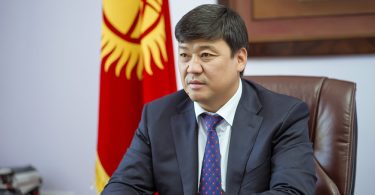 Бакыт Төрөбаев президенттик кызматка ат салышарын билдирди