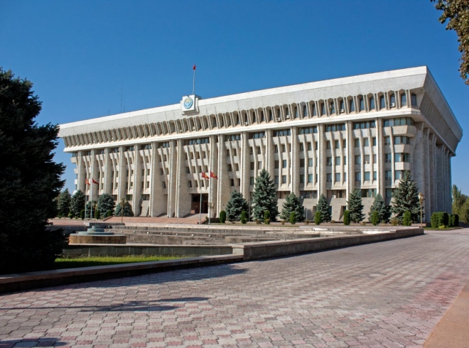 (Русский) Выборы президента Кыргызстана: рулить доверено Икрамжану Илмиянову