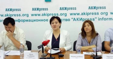 Текебаев и Келдибеков не примут участия в выборах