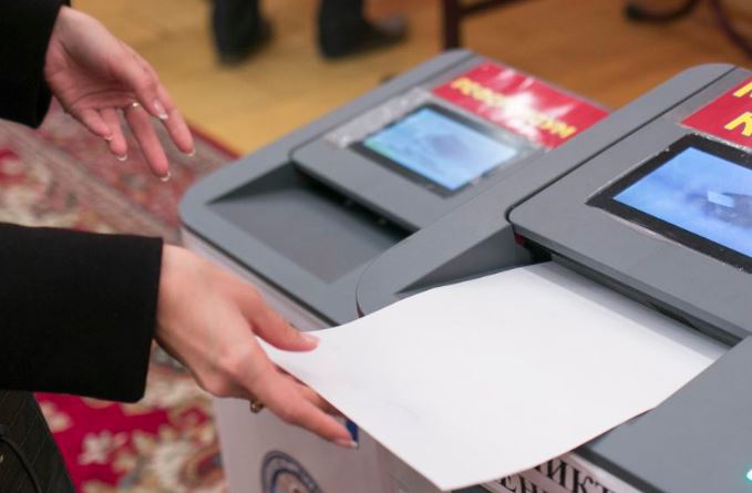 ЖК в первом чтении одобрил снижение избирательных порога и залога на выборах