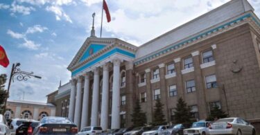 (Кыргызча) Бишкекте кайра шайлоого 17 саясий партия катышат