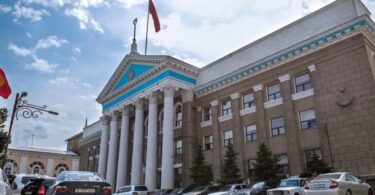 (Кыргызча) Бишкек: шаардык кеңешке алты партия өтүп, мандаттар бөлүштүрүлдү